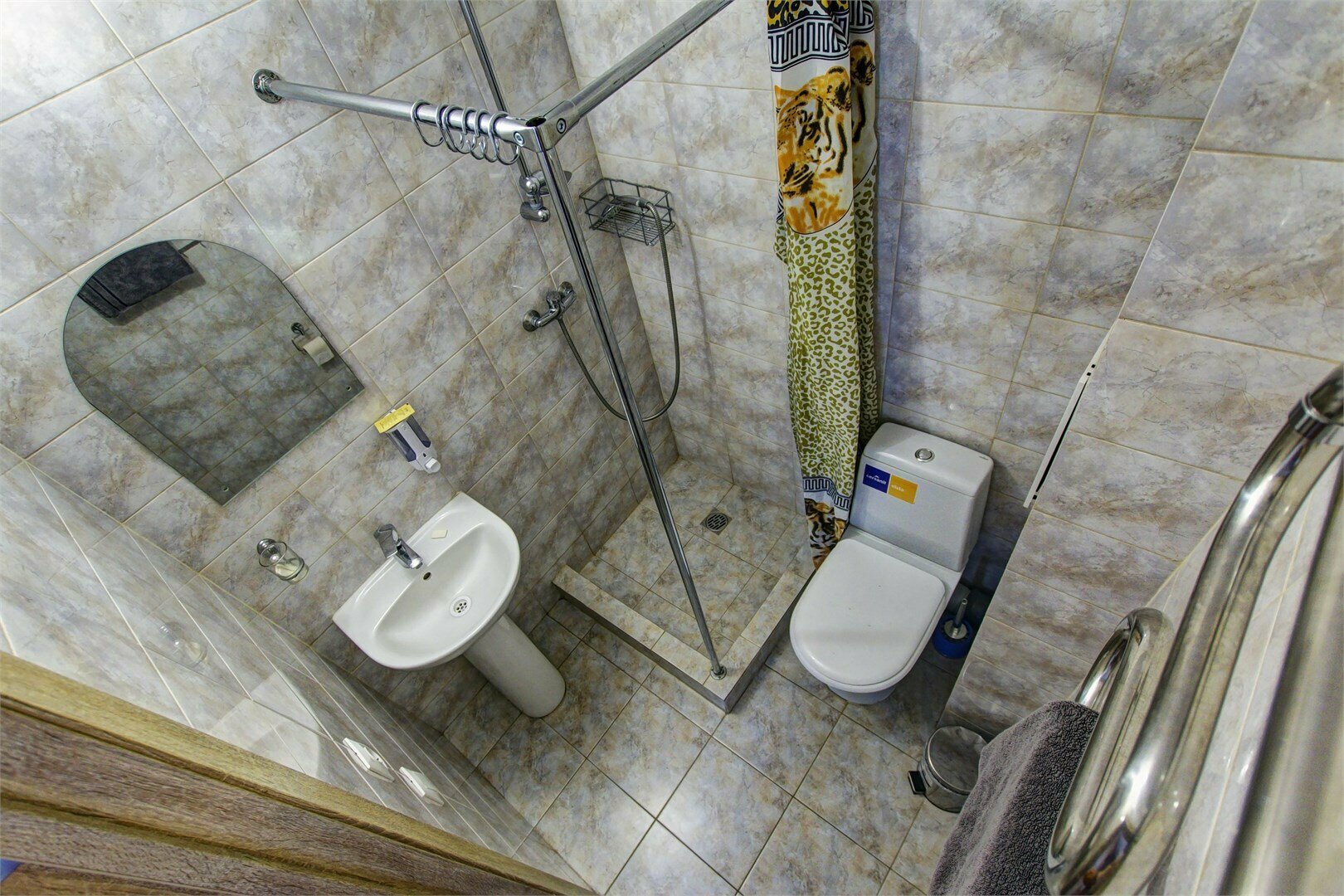 Улучшенный двухместный номер с 2 отдельными кроватями