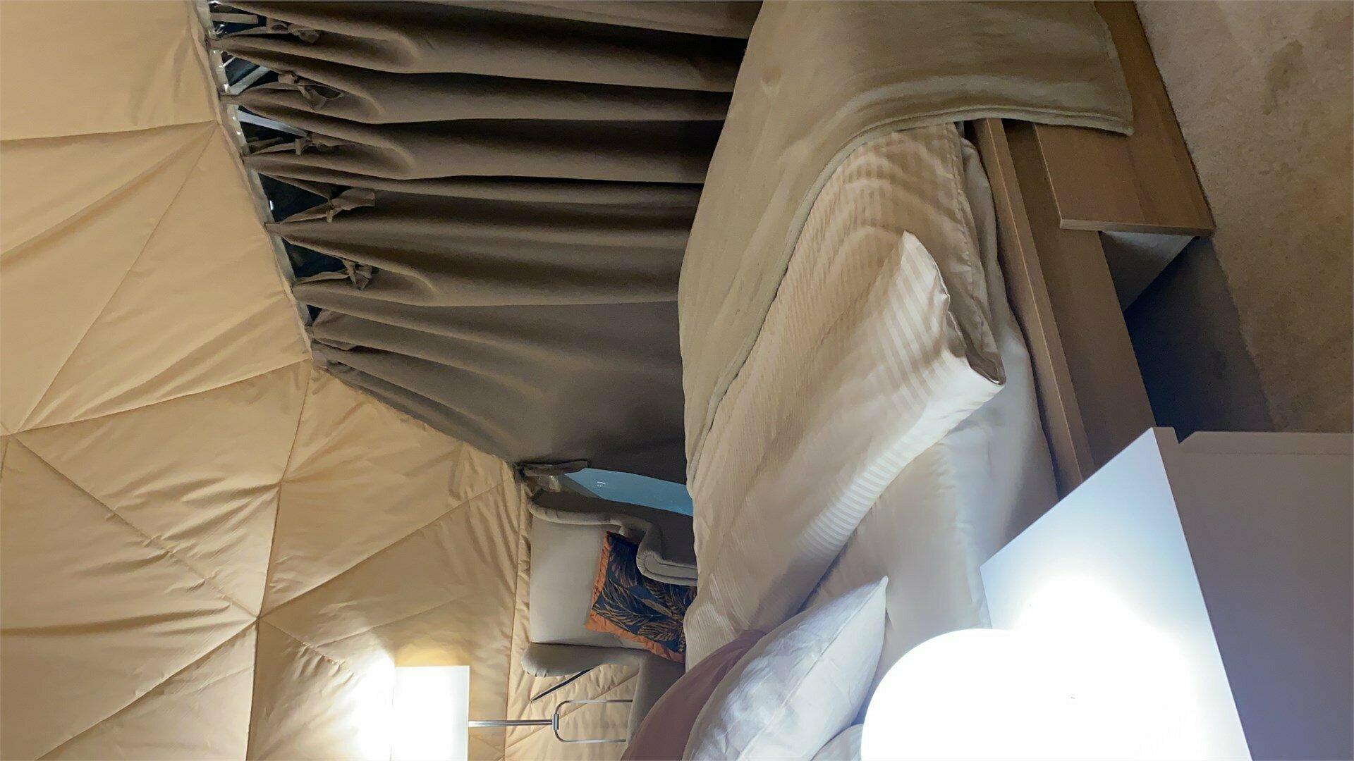 Панорамный номер-купол на террасе