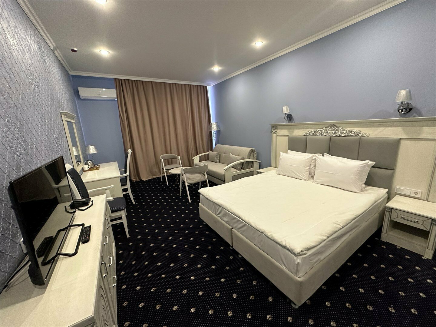 Номер Делюкс