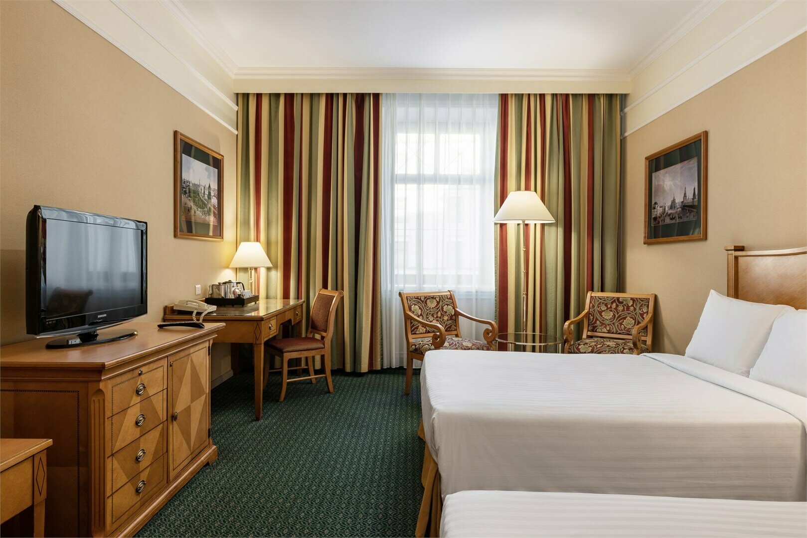 Представительский номер, с доступом в представительскую гостиную, с двумя раздельными кроватями