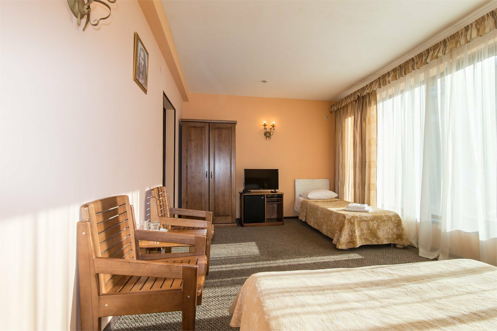 Улучшенный трехместный номер