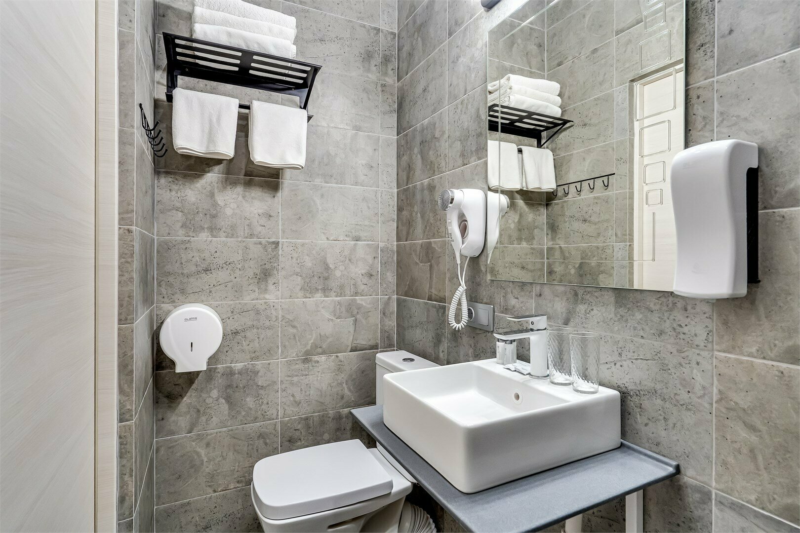 Улучшенный трехместный номер