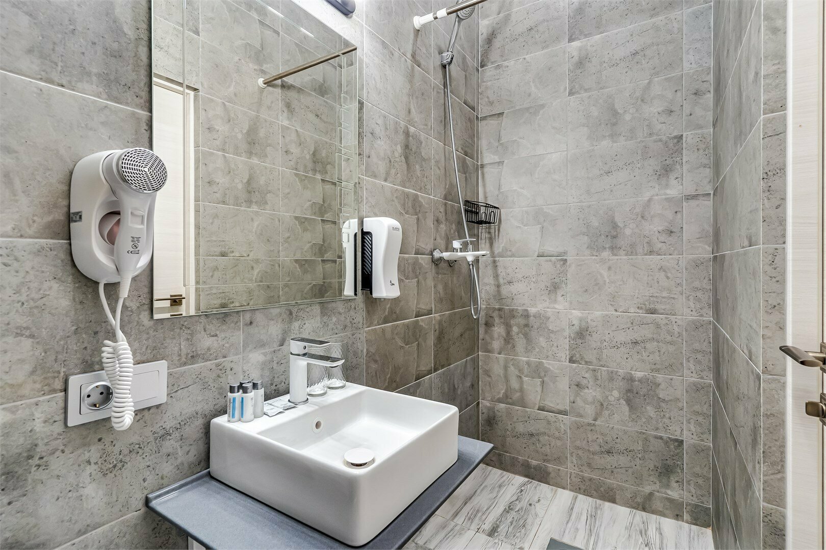 Улучшенный трехместный номер