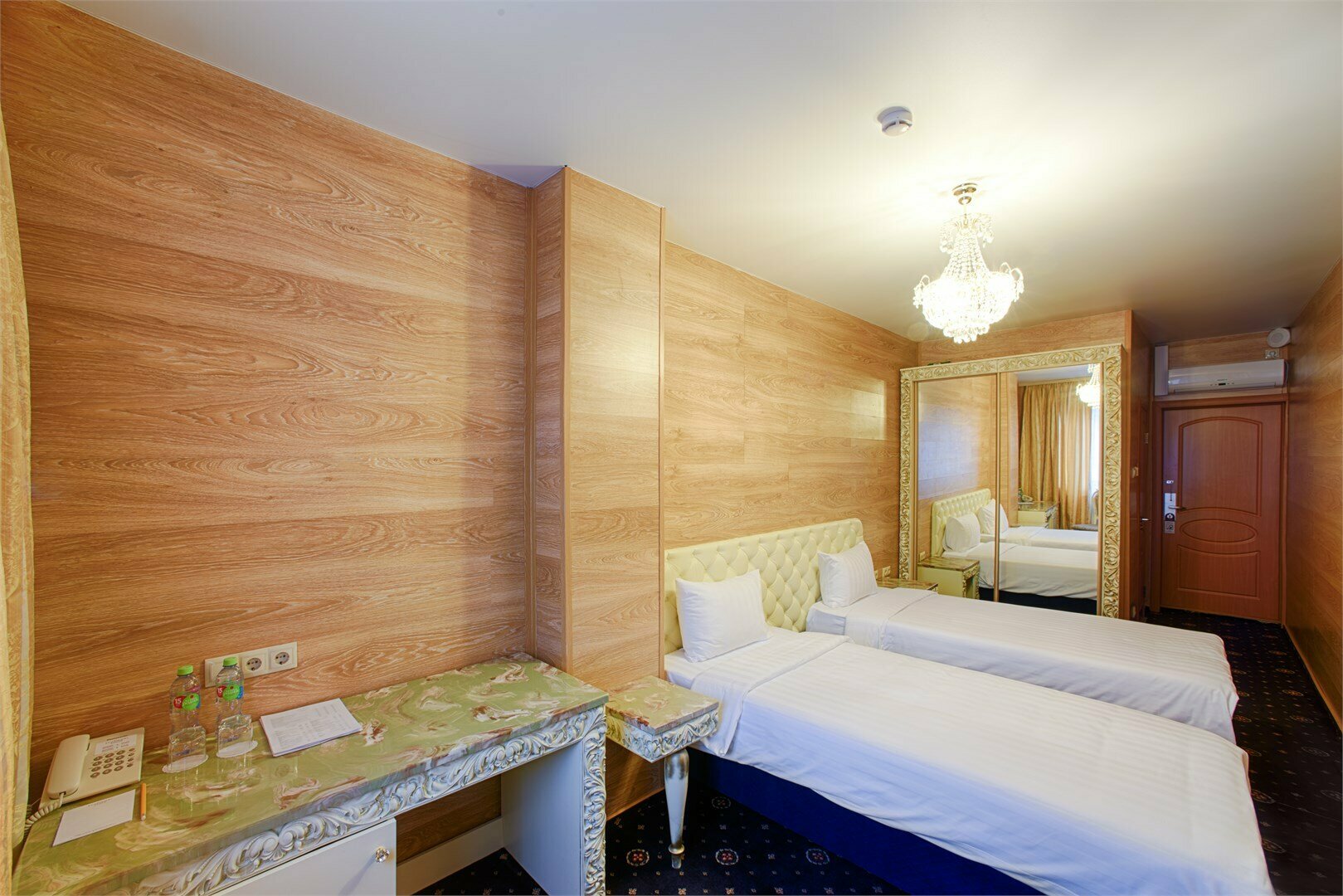 Стандартный номер с двумя раздельными кроватями