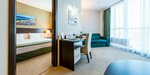 Люкс с кроватью размера «king-size» и балконом в Reston Hotel & SPA