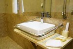 Улучшенный двухместный номер Делюкс с 1 кроватью или 2 отдельными кроватями в Reston Hotel & SPA