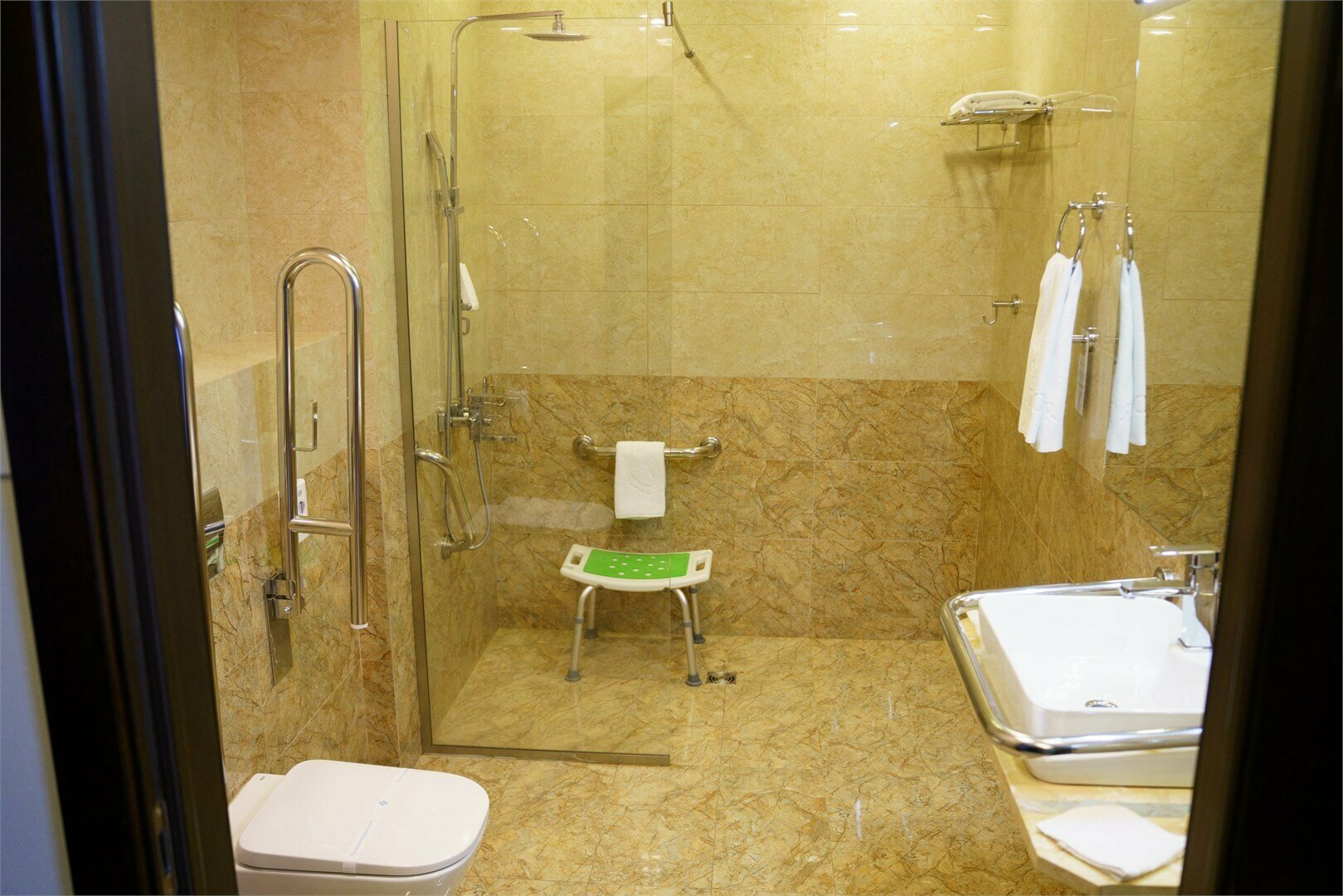 Улучшенный двухместный номер Делюкс с 1 кроватью или 2 отдельными кроватями