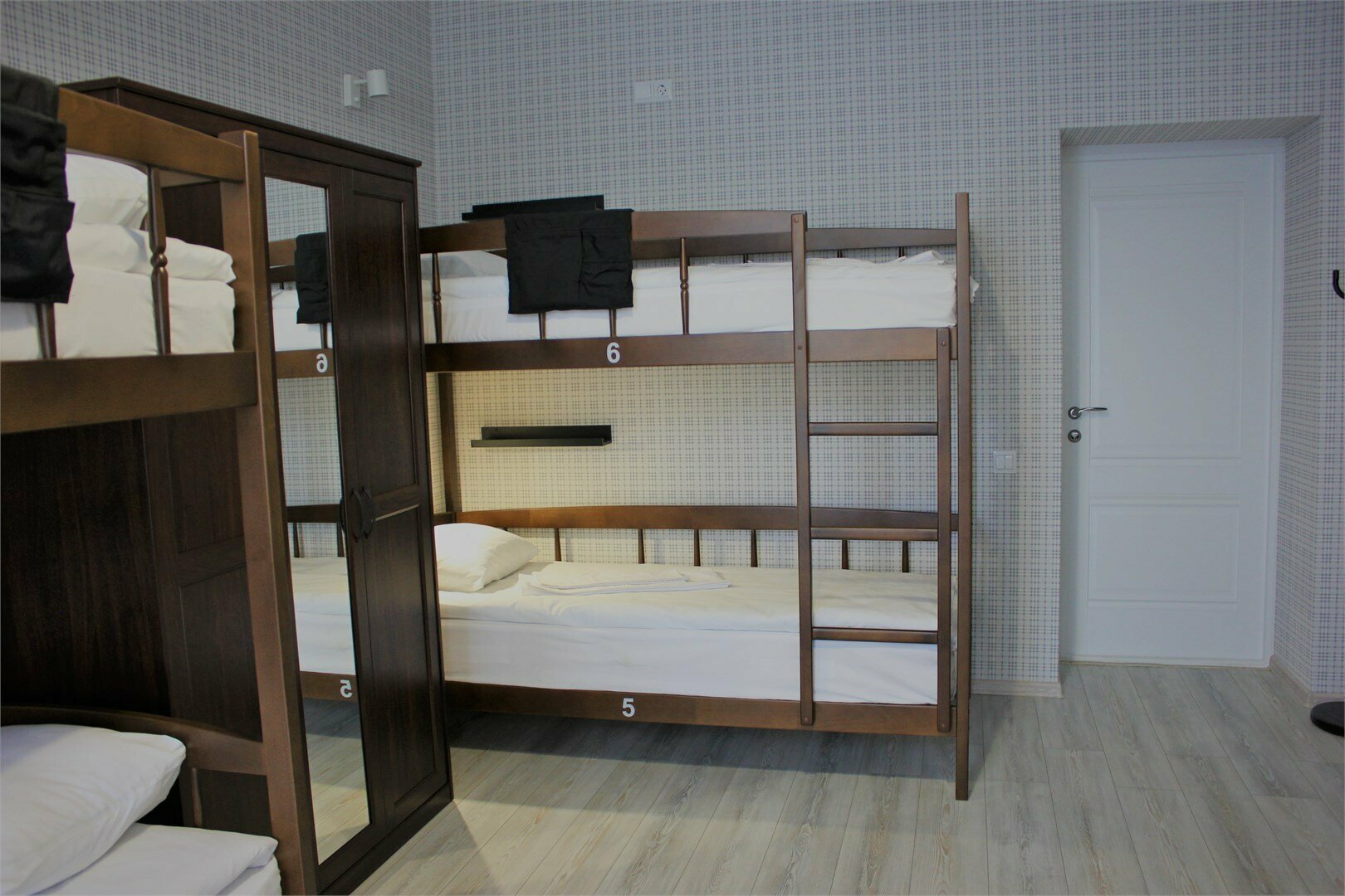Место в общей 6-местной мужской комнате