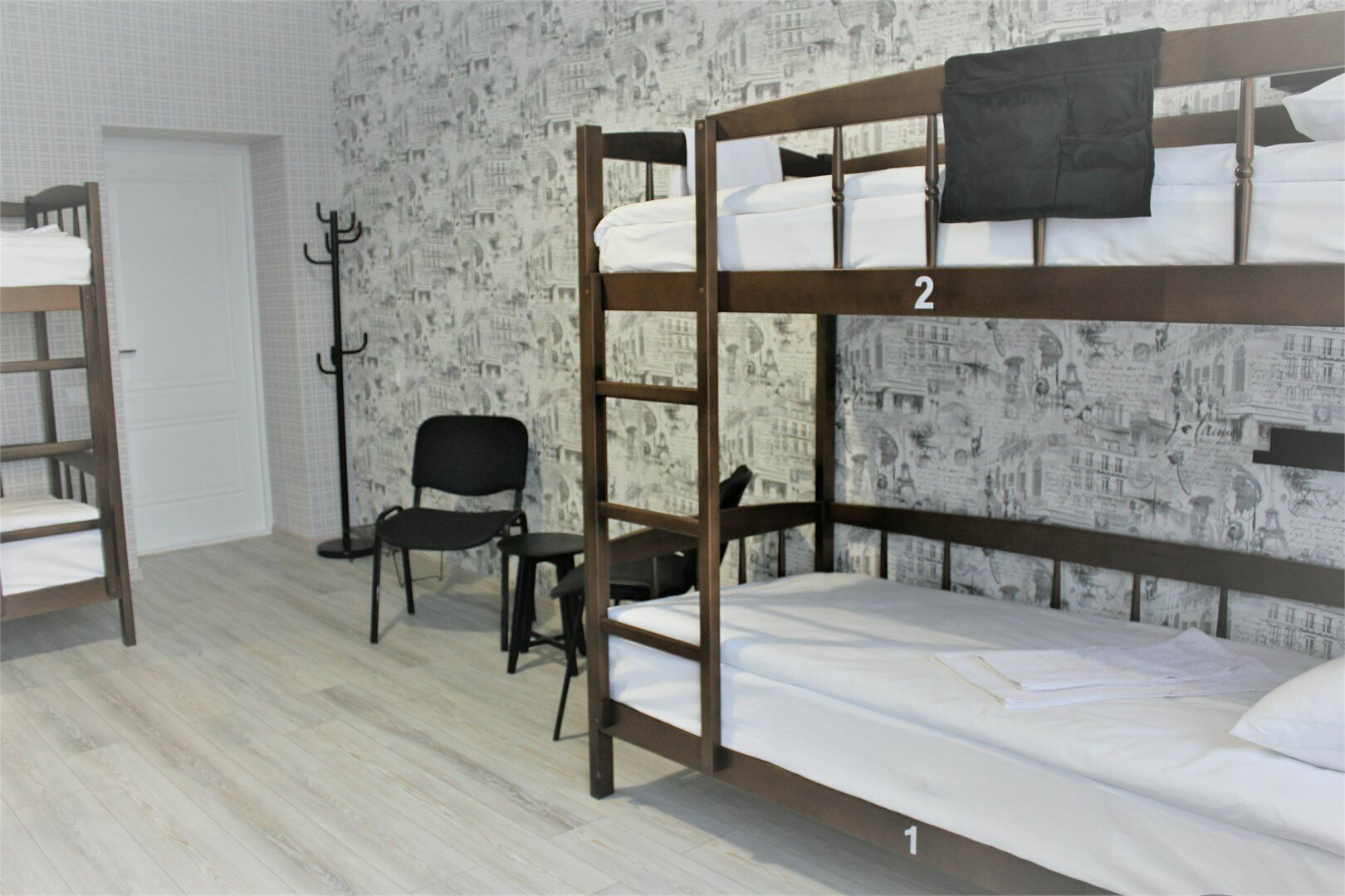 Место в общей 6-местной мужской комнате