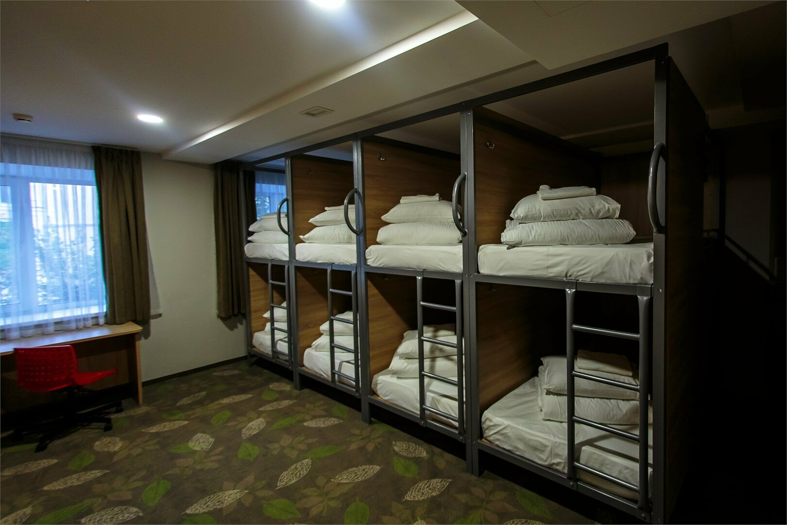 Кровать в общем 8-местном номере