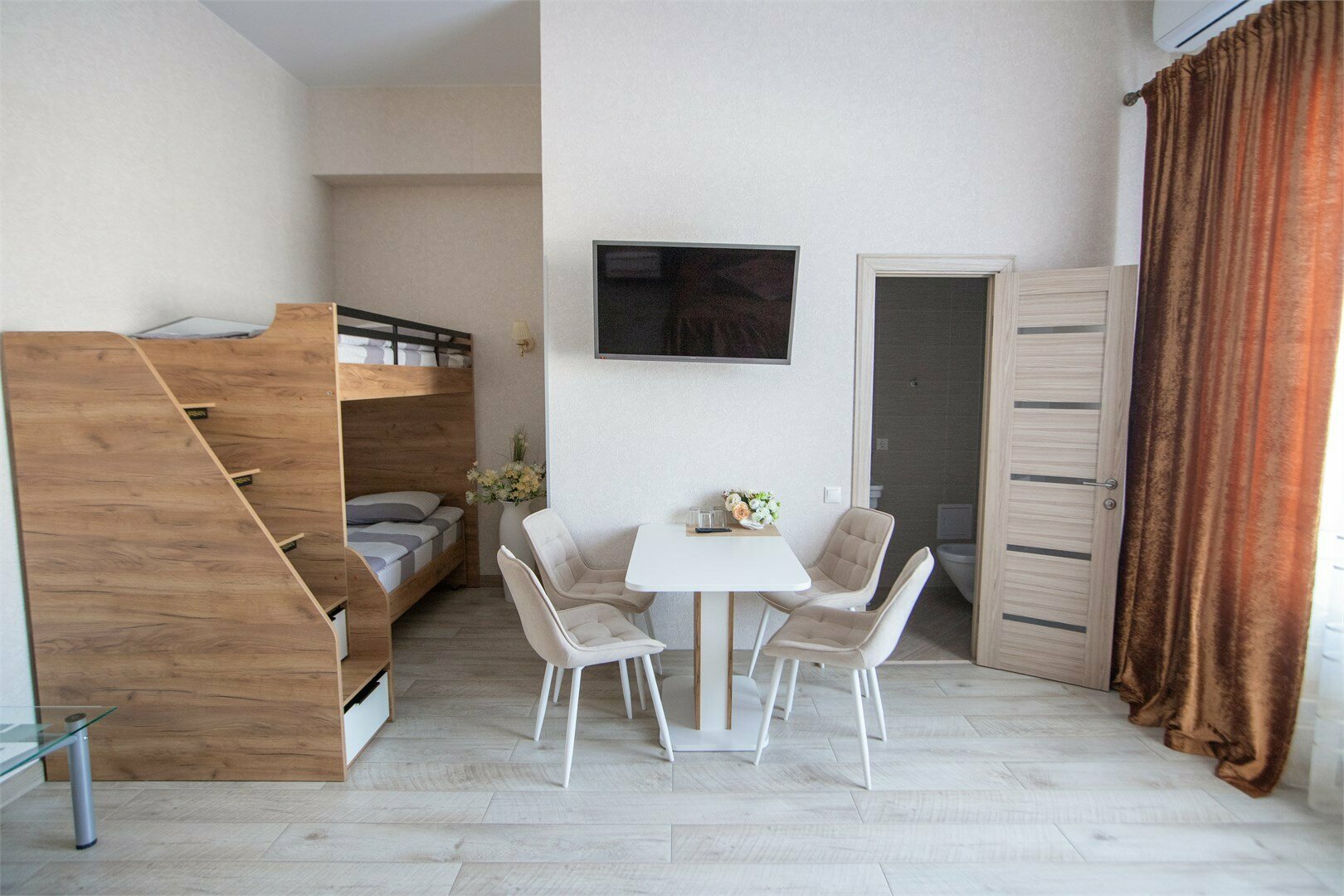 Делюкс четырехместный