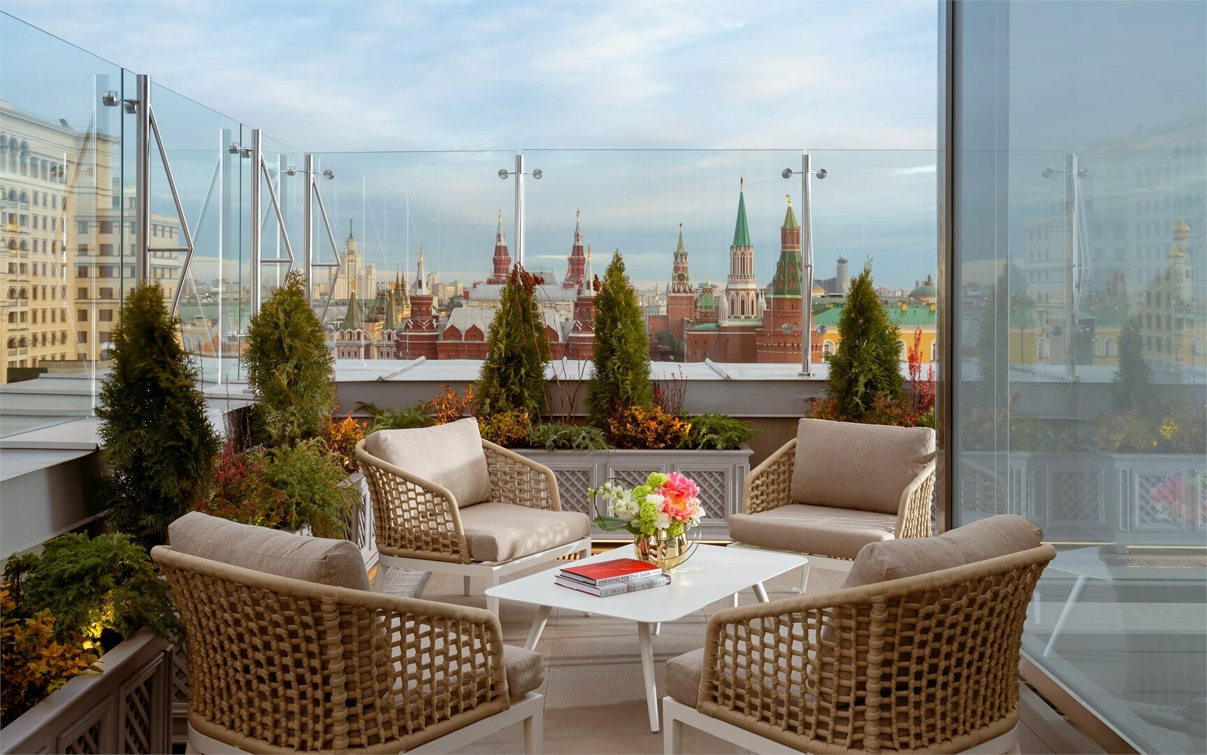 Клубный номер с террасой с одной кроватью King и доступом в The Carlton Club