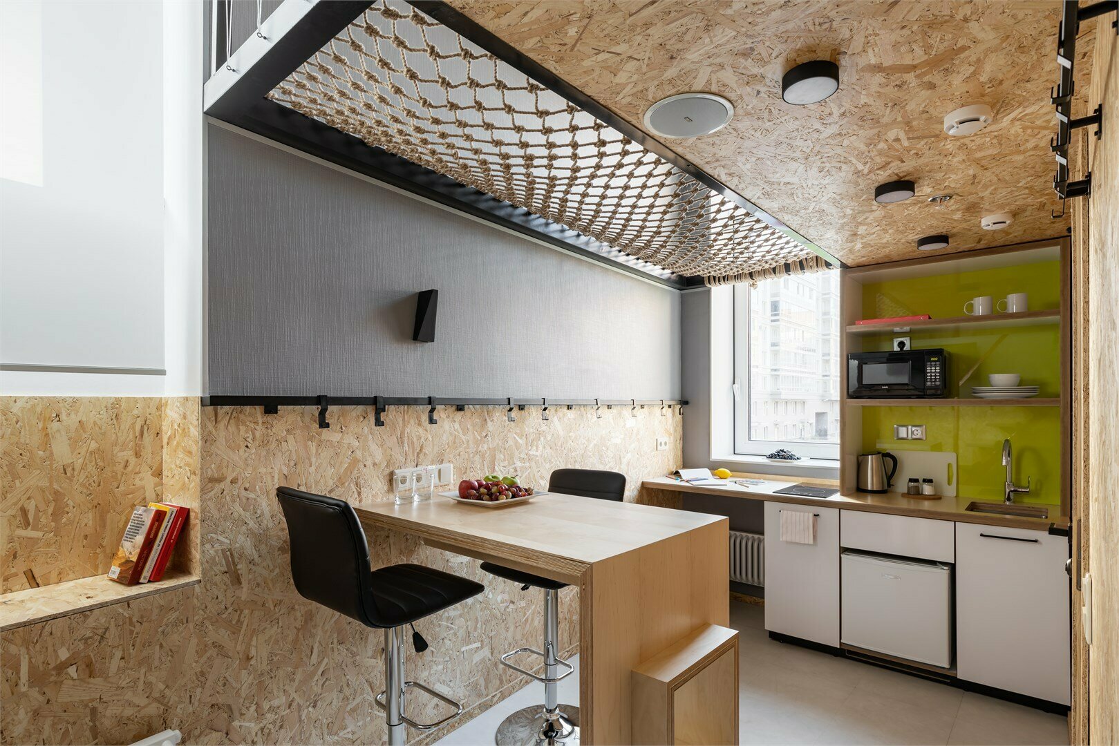 Дизайнерские двухуровневые апартаменты "Малевич"