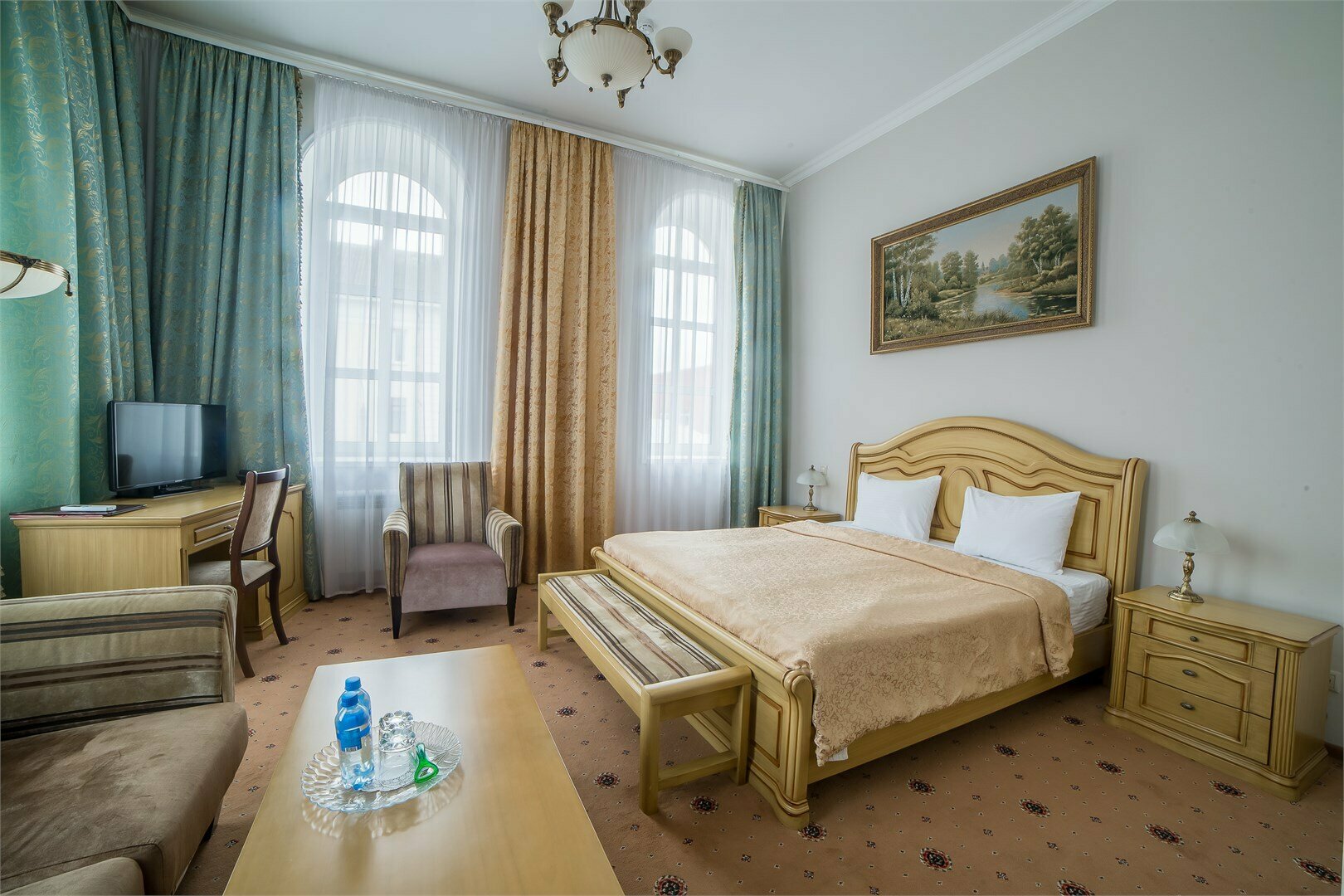 НОМЕР "ДЖУНИОР СЮИТ" с большой кроватью