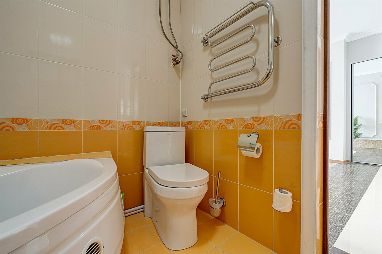 УЛУЧШЕННЫЙ НОМЕР "ДЖУНИОР СЮИТ С ДЖАКУЗИ"