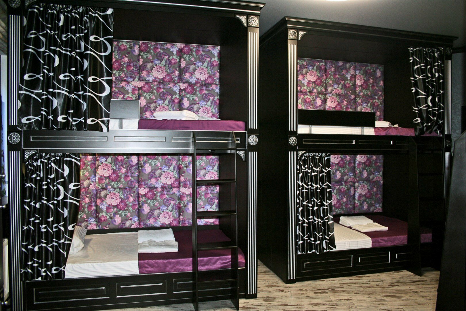 Место на двухъярусной кровати в общем 6-местном номере №6 для мужчин