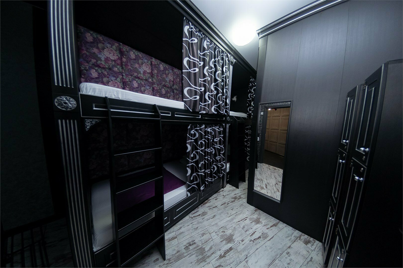 Место на двухъярусной кровати в общем 6-местном номере №3 для женщин