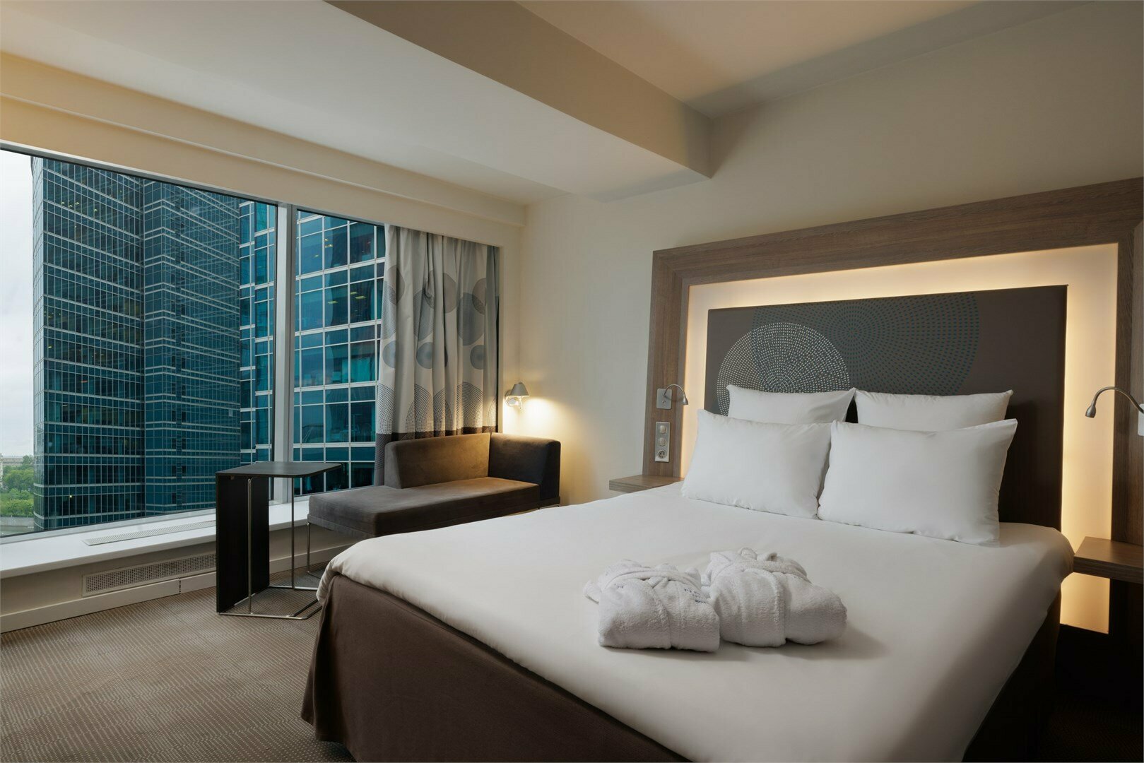 Представительский Делюкс с 1 двуспальной кроватью и раскладным диваном, вид на город