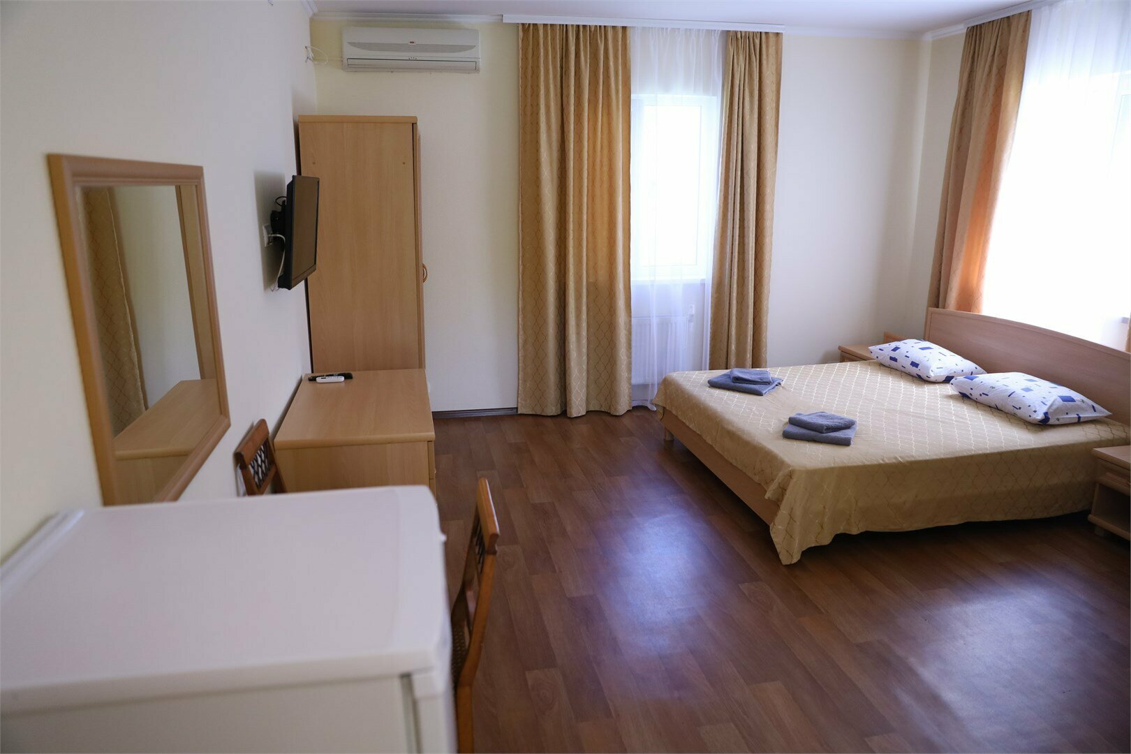 «Полулюкс»