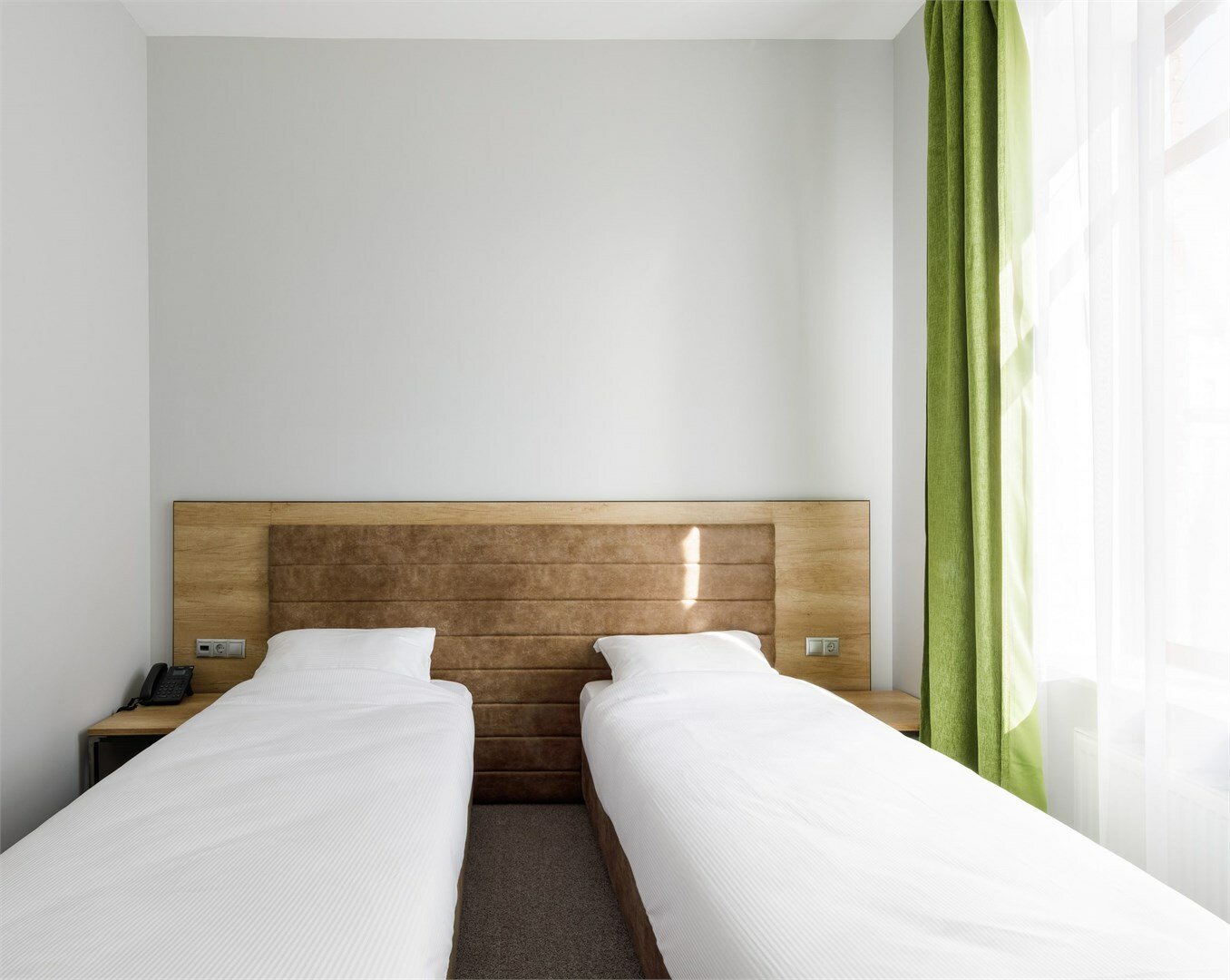 Делюкс с одной большой кроватью