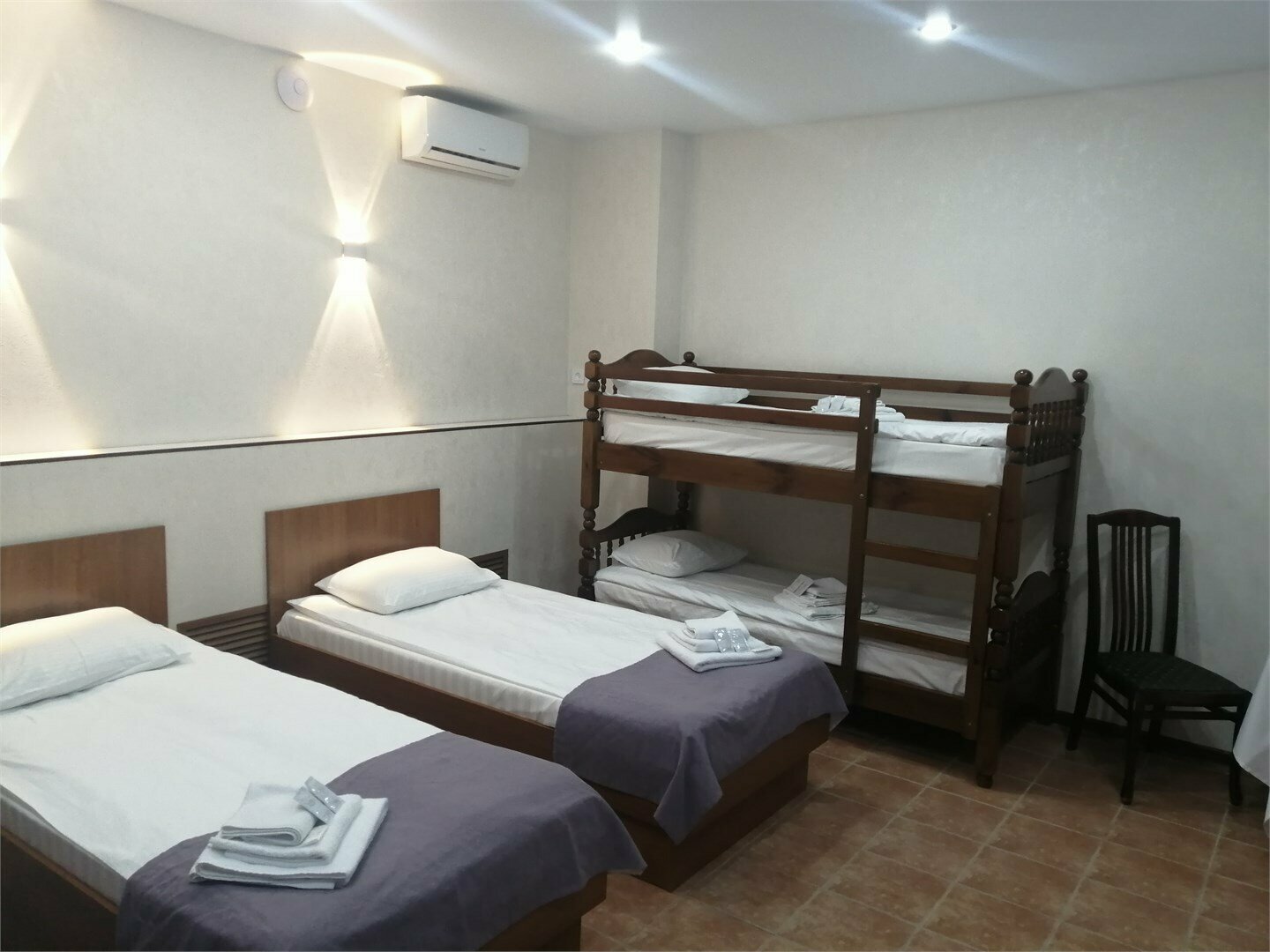 Четырехместный