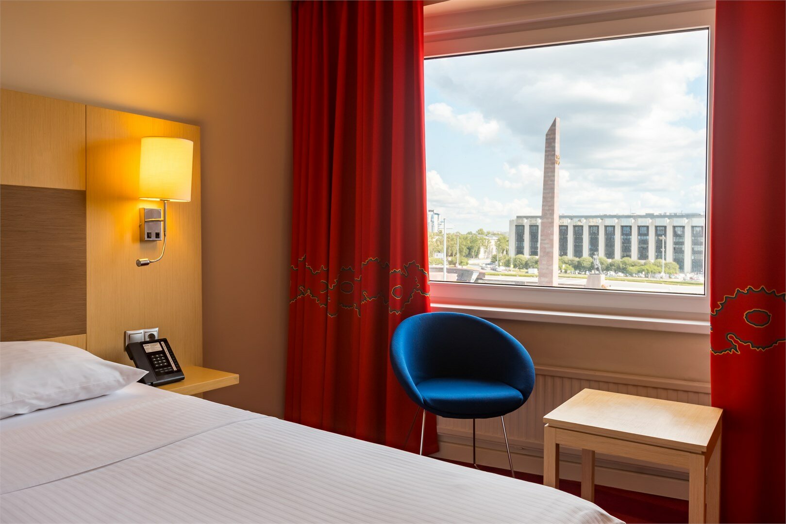 Стандарт с видом на площадь Победы