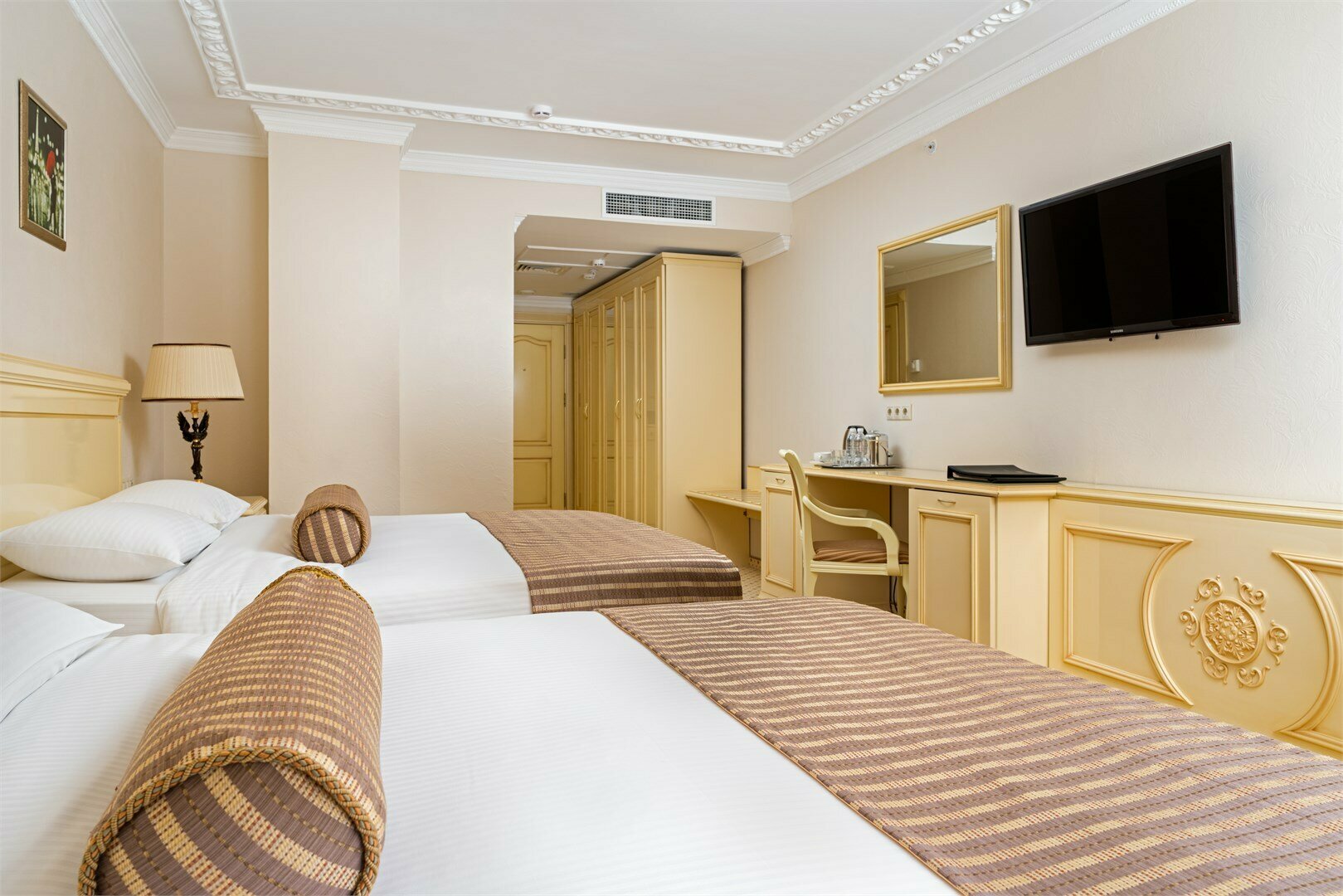 Номер первой категории ТВИН (с балконом)