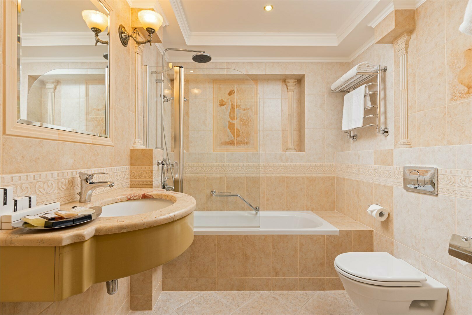 Номер первой категории СУПЕРИОР ТВИН (вид на стену)