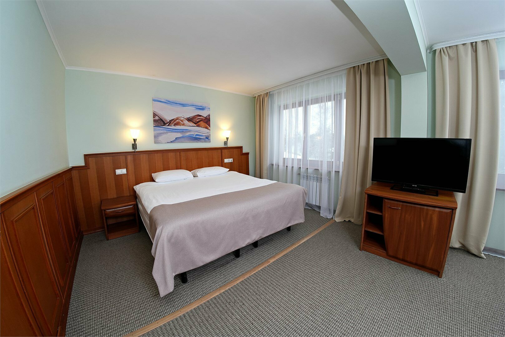 Стандарт. Заезд в 18-00, выезд в 16-00.