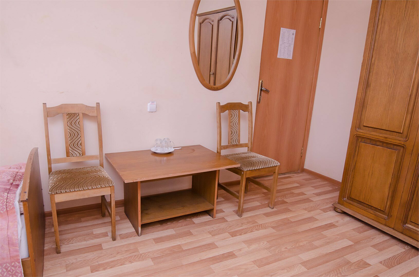 Номер четвертой категории (Эк. 3х.м. удобства на 2 номера)