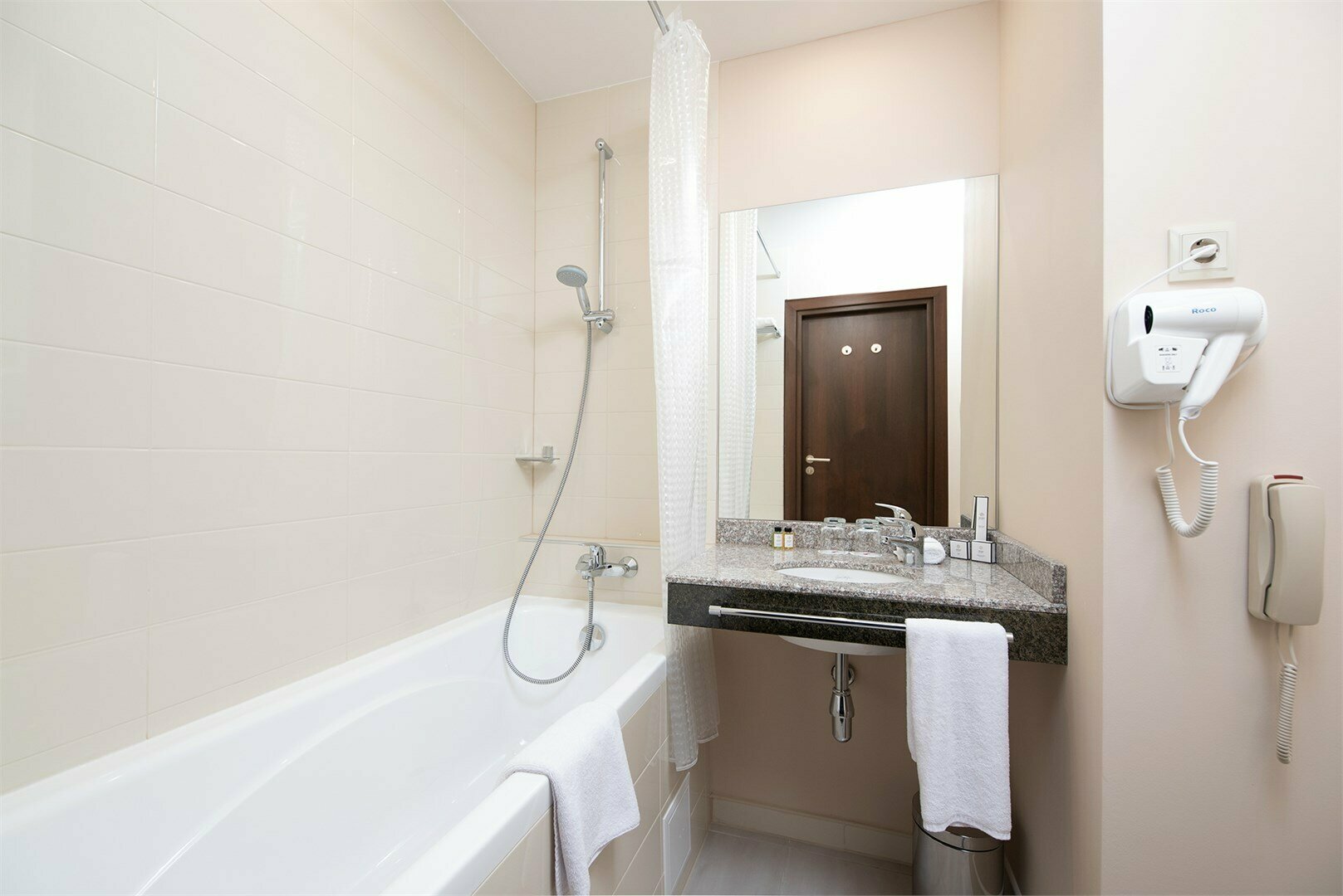 Семейный номер (Family)