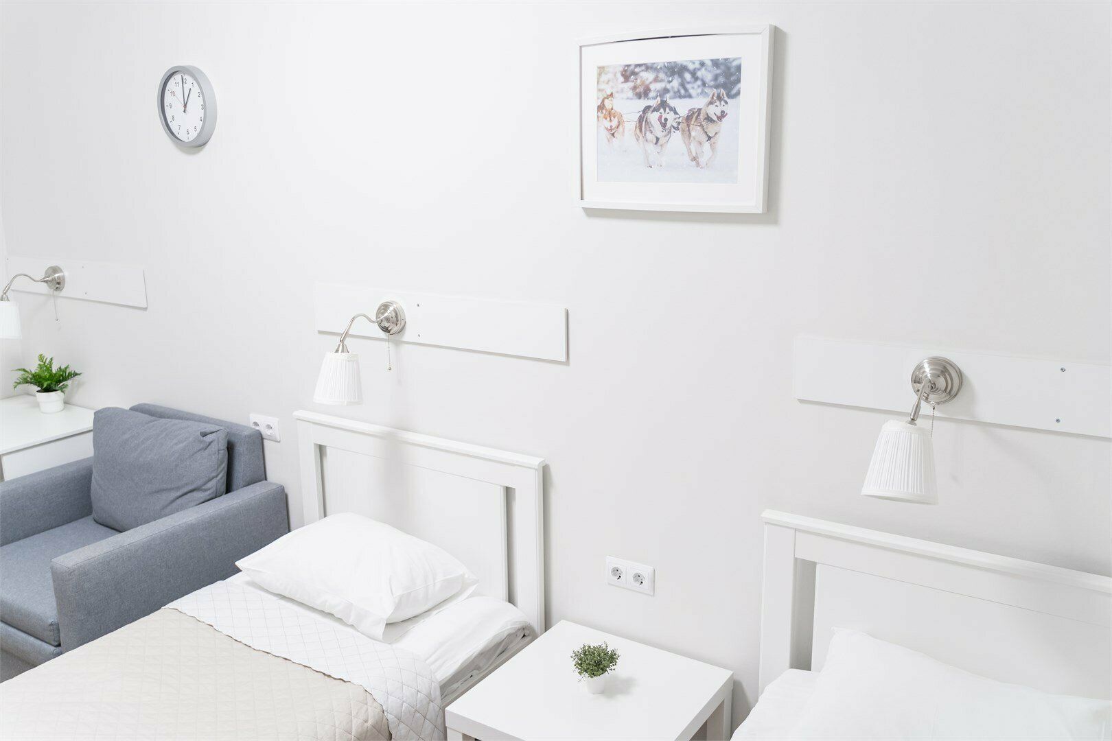 Двухместный номер с 2 отдельными кроватями и общей ванной комнатой