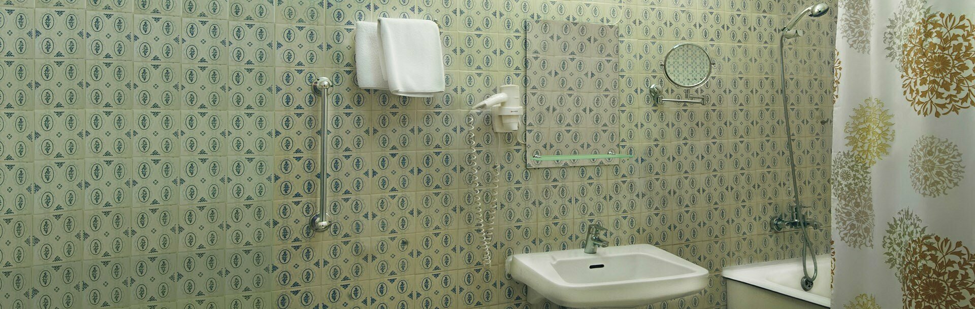 Двухкомнатный эконом с двуспальной кроватью