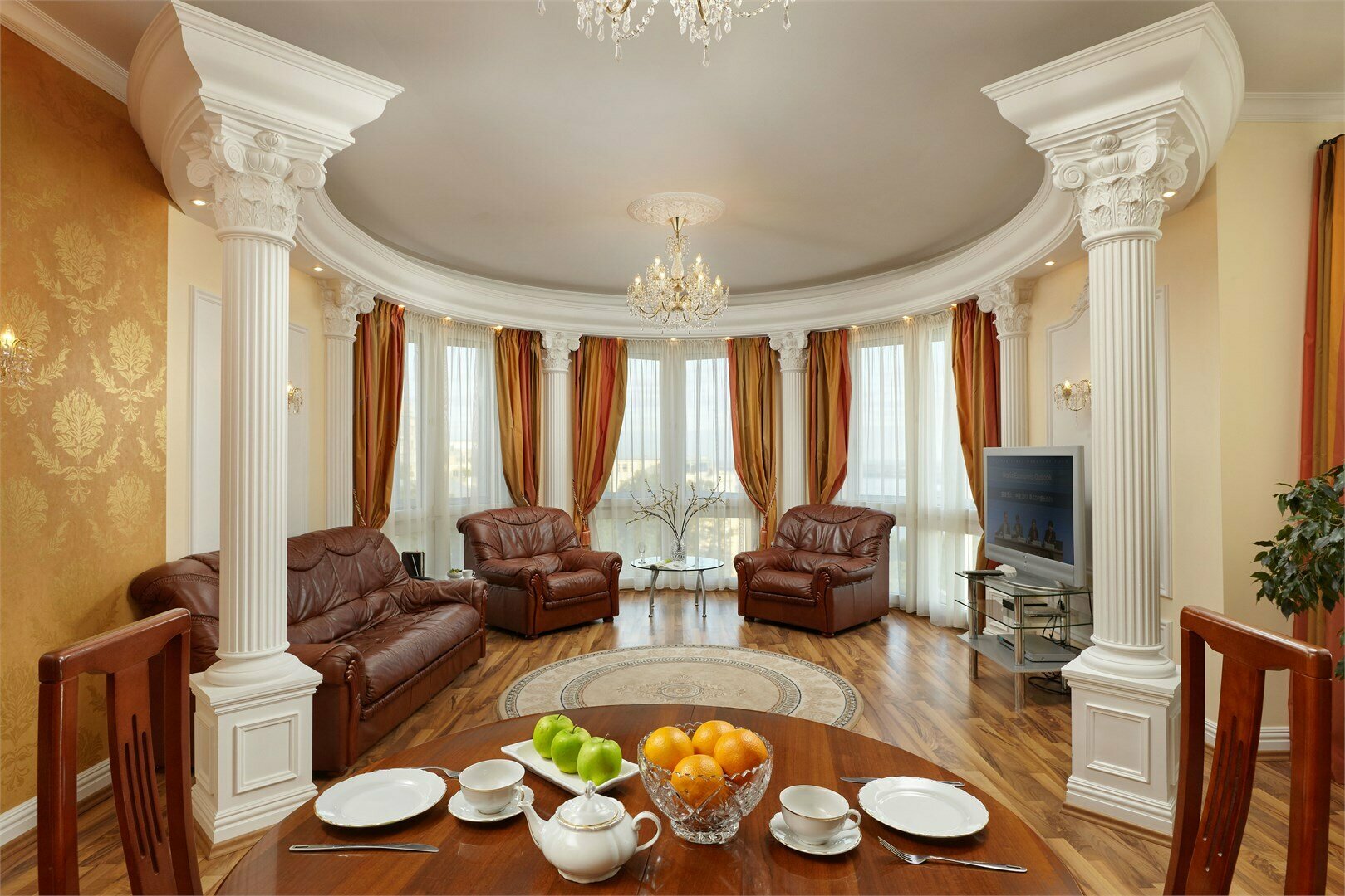 Сюит  трехкомнатный