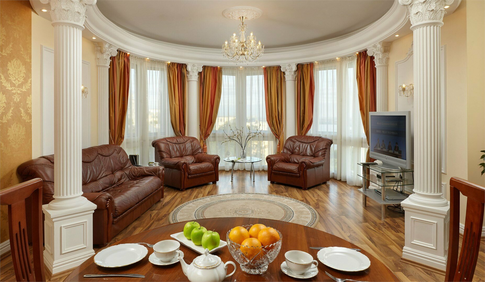 Сюит  трехкомнатный