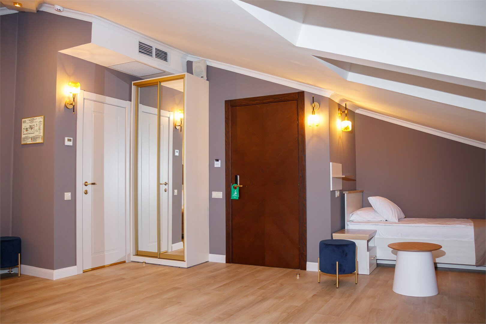 Семейный Мансардный