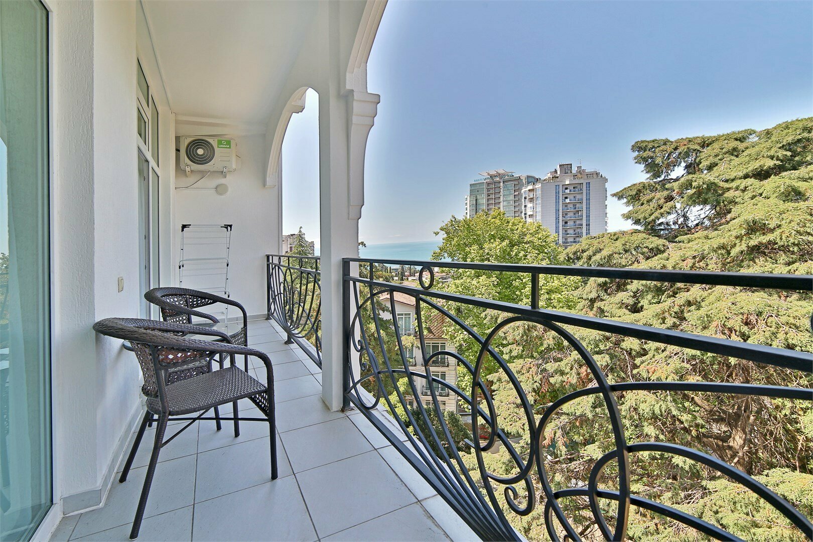 Апартаменты с балконом и видом на море (корпус 10Д)