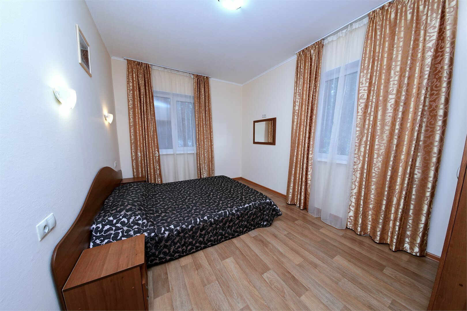 Дом в лесу* (Заезд в 14-00, выезд в 12-00)