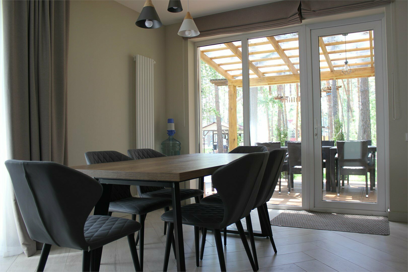 Шестиместные апартаменты улучшенные. Корпус 4* (Заезд в 14-00, выезд в 12-00)