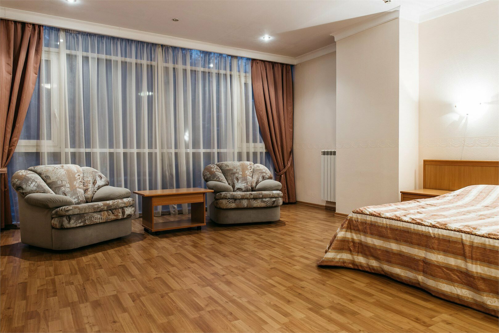 Полулюкс. Главный корпус