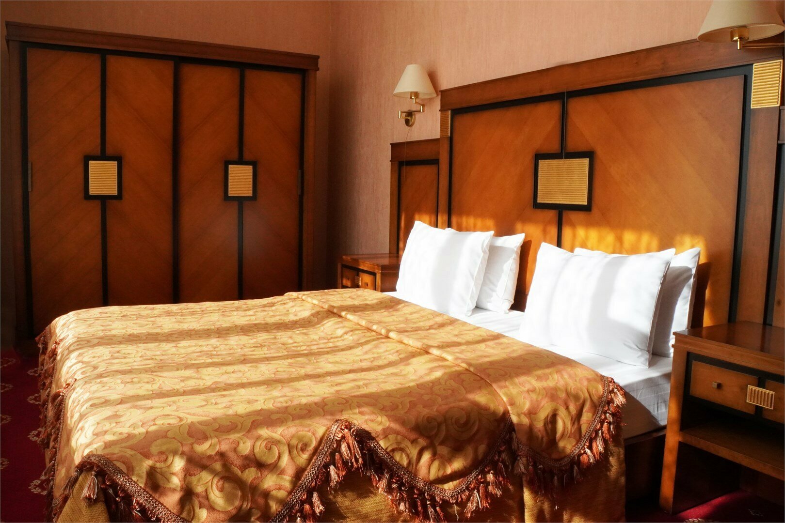 Cемейный номер с собственной ванной комнатой