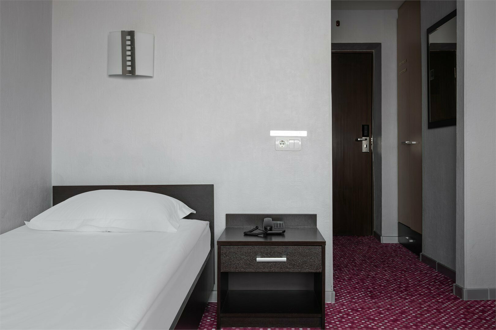 Оптима с односпальной кроватью