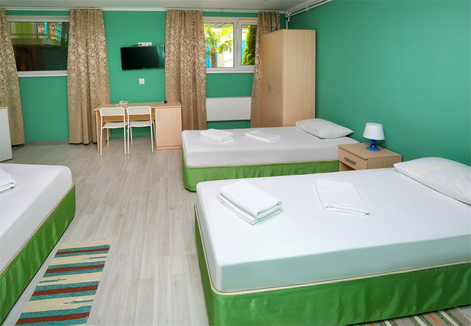 Четырехместный номер эконом-класса