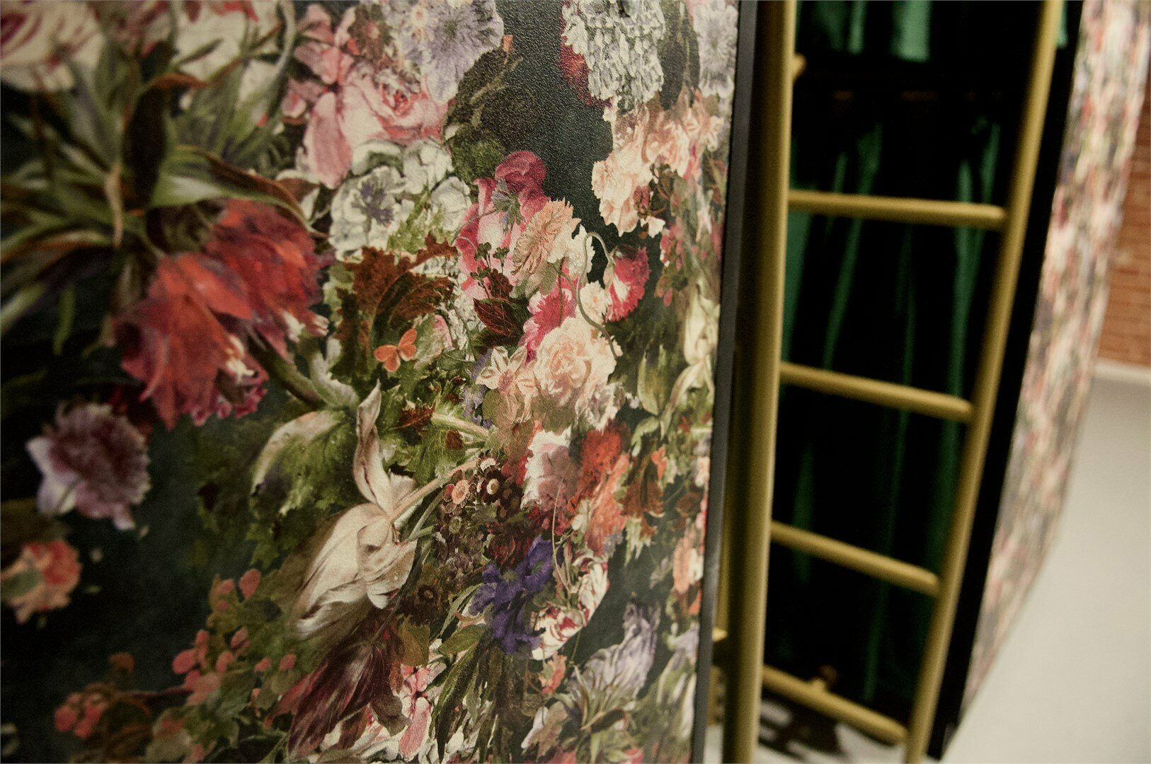 Кровать в женском общем 8-местном номере