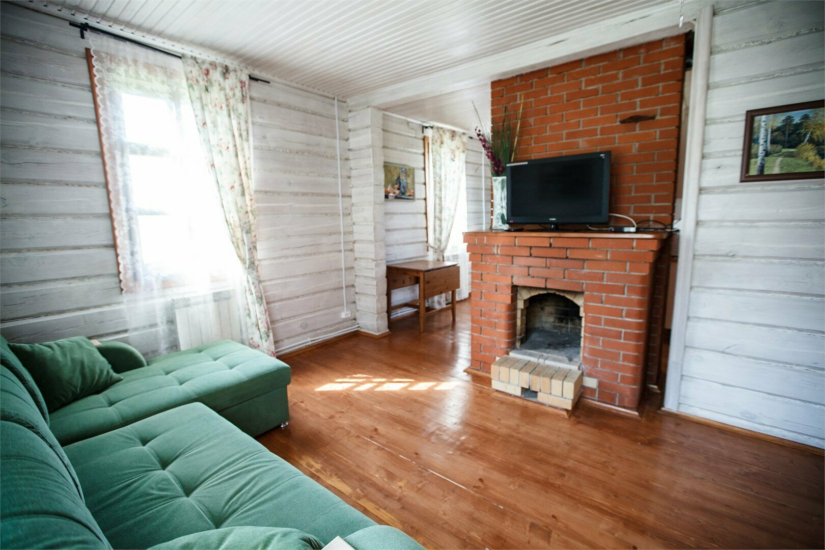 Коттедж №3 на 6+2 мест с камином, беседкой и мангальной зоной