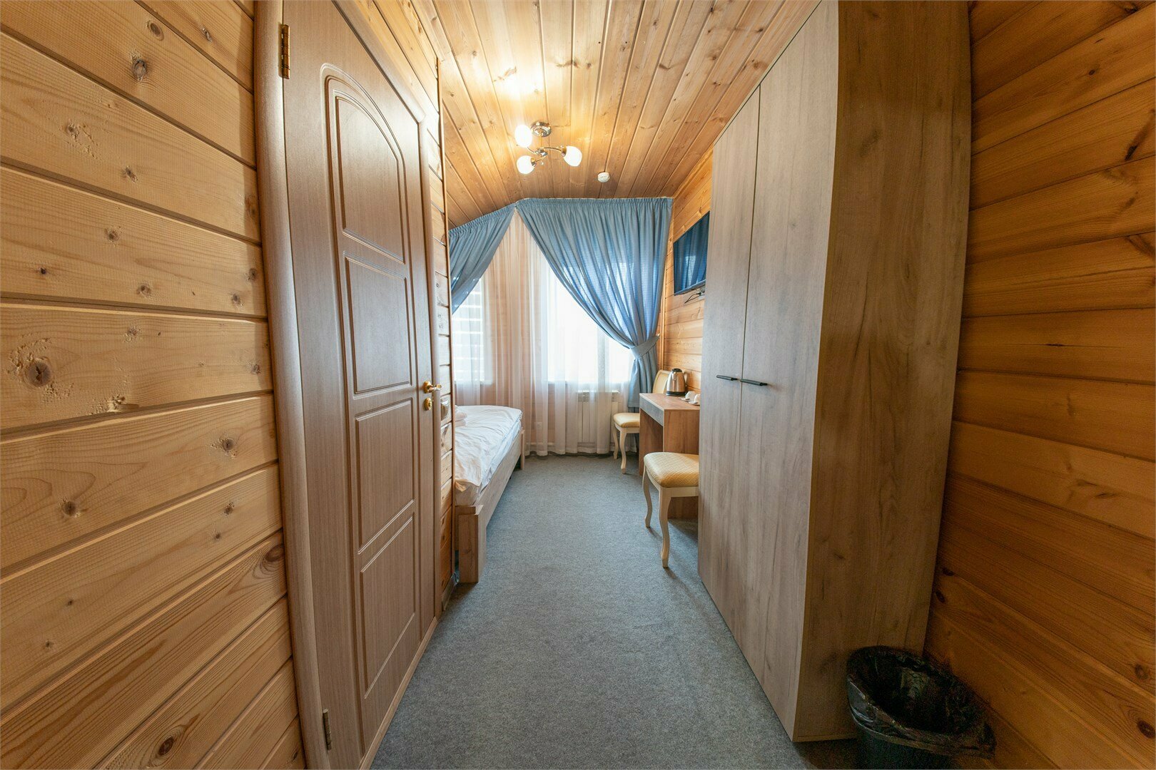 Двухместный номер эконом с одной кроватью