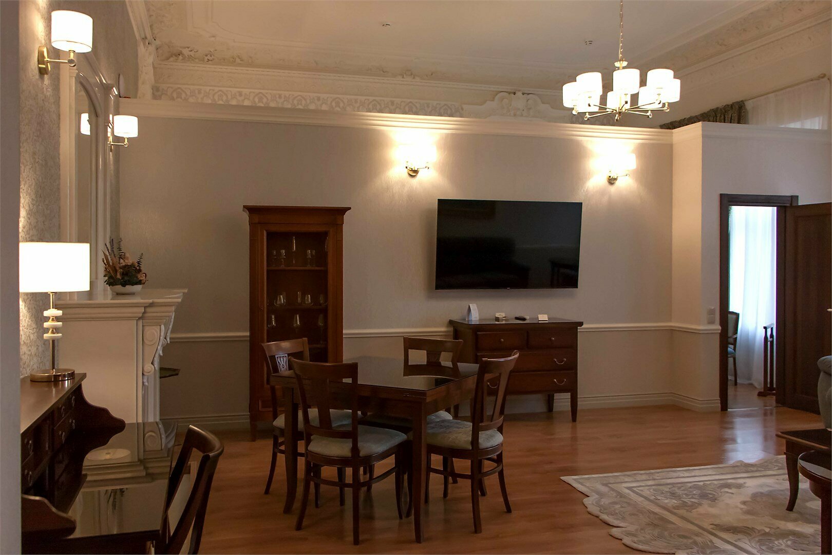 Люкс "Исторический" с видом во двор