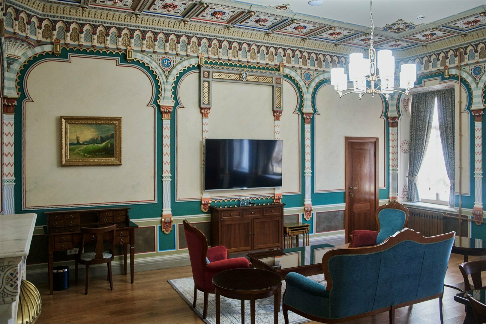 Двухкомнатный исторический Люкс "Мавритания"