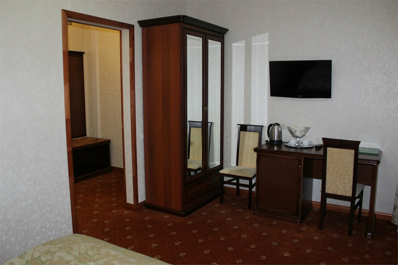 Стандарт улучшенный (корпус №1, 9-ти этажный, 5 этаж, двуспальная кровать)