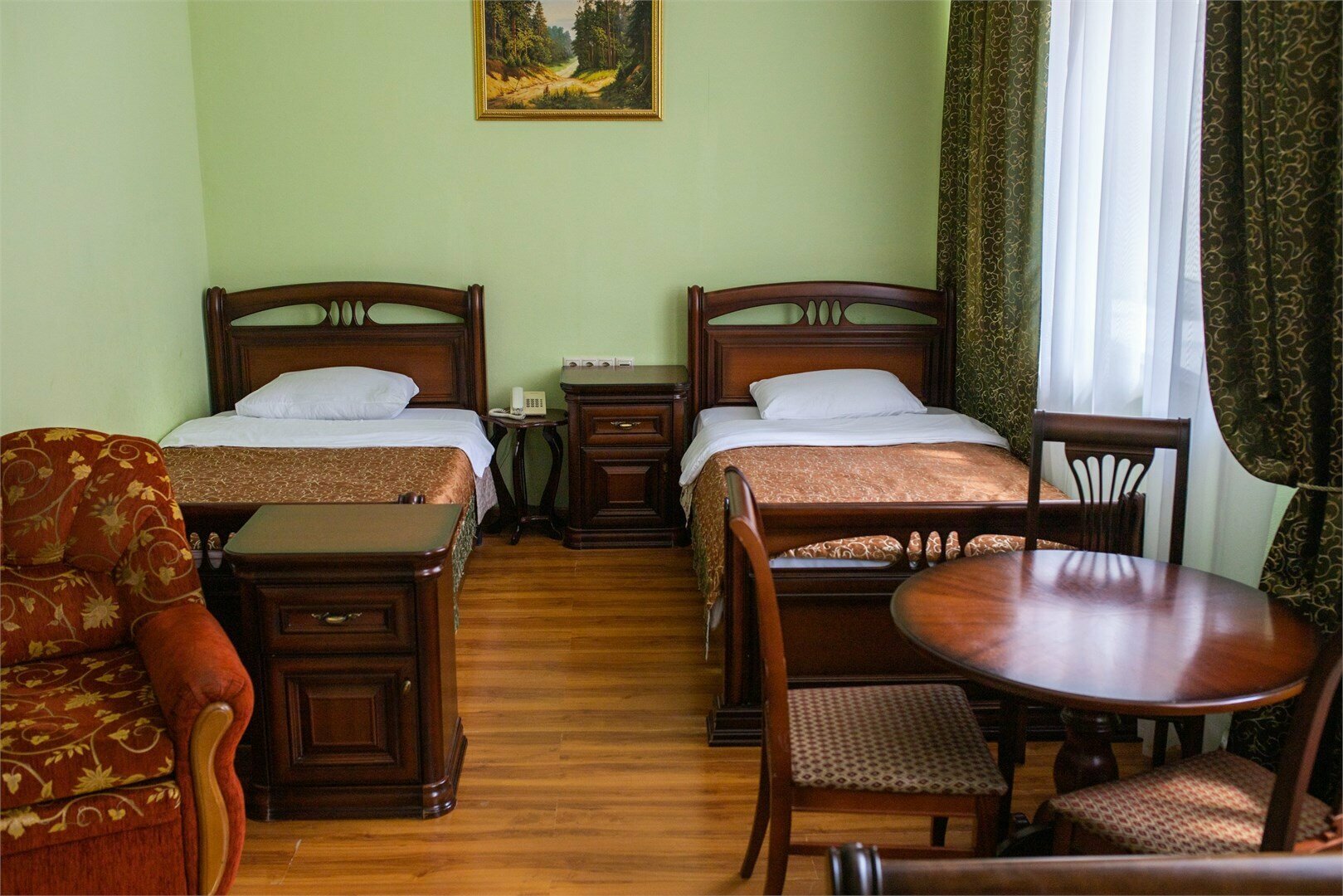 Стандарт семейный (корпус №2, 5-ти этажный, 1 этаж, 3 кровати + 1 доп.место)